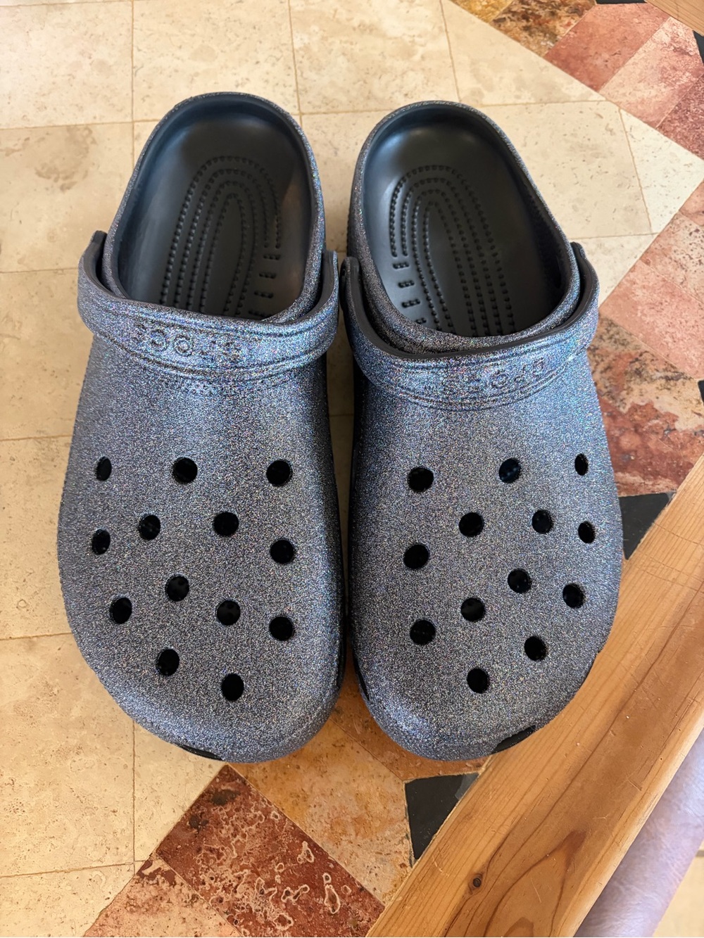 CROCS Men Glitter Clog in Silver